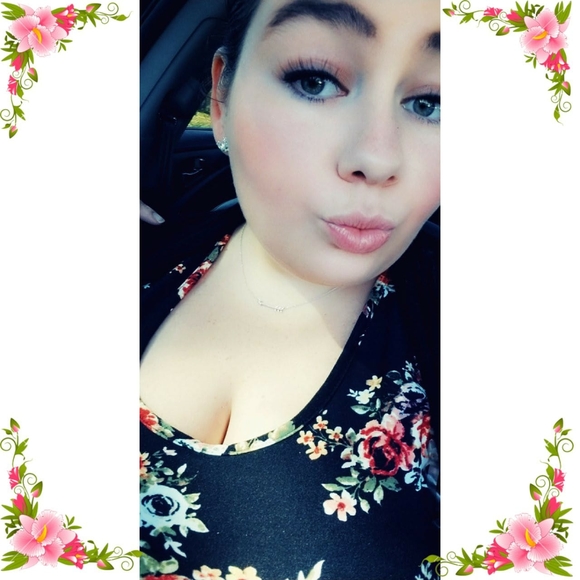 Meet your Posher, Alyse - Picture 1 of 1